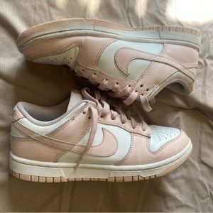NIKE women’s dunks ‘orange pearl’